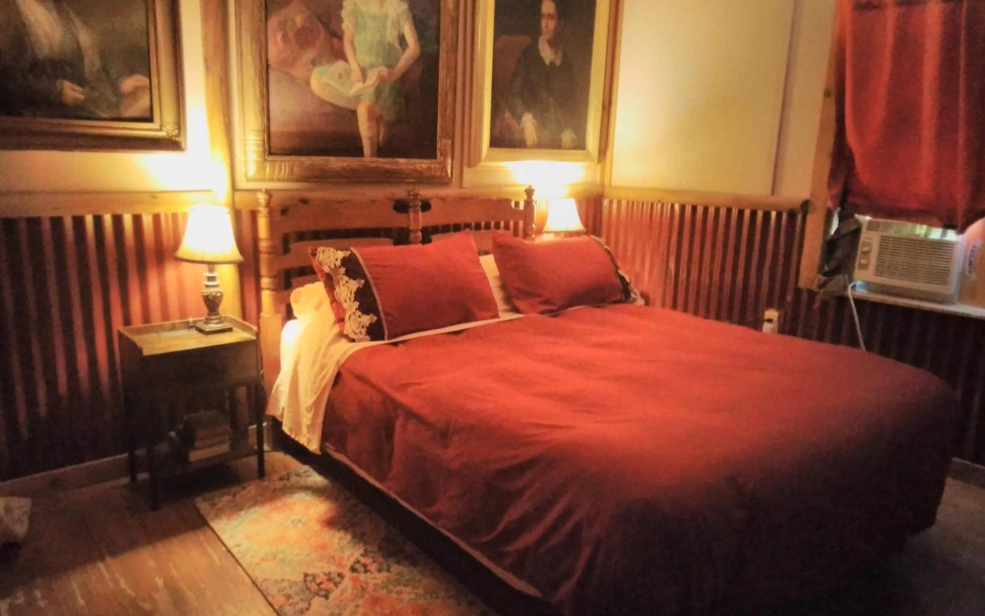 La Loma Del Chivo Llc - The Spirit Room Marathon Extérieur photo